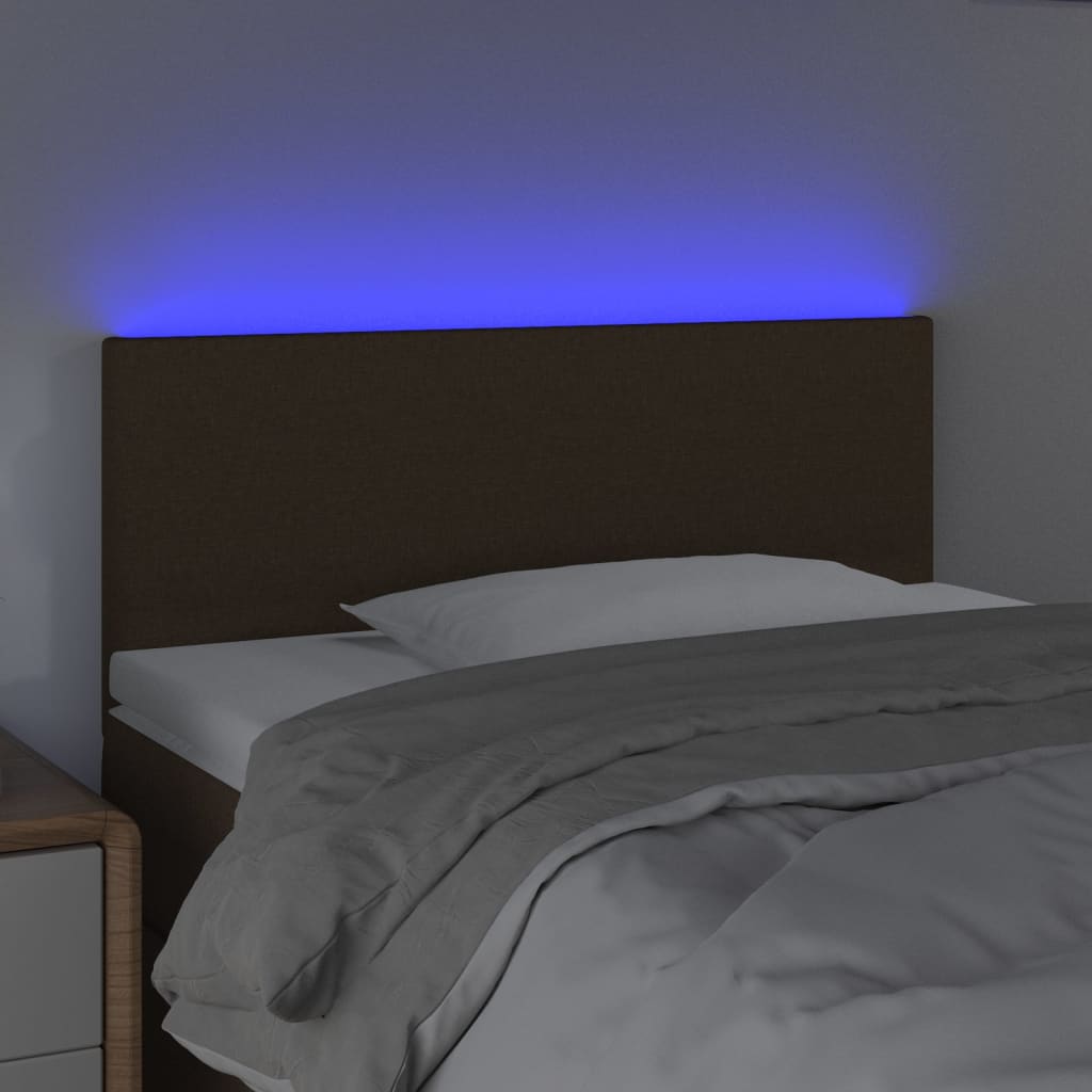 sengegavl med LED-lys 80x5x78/88 cm stof mørkebrun