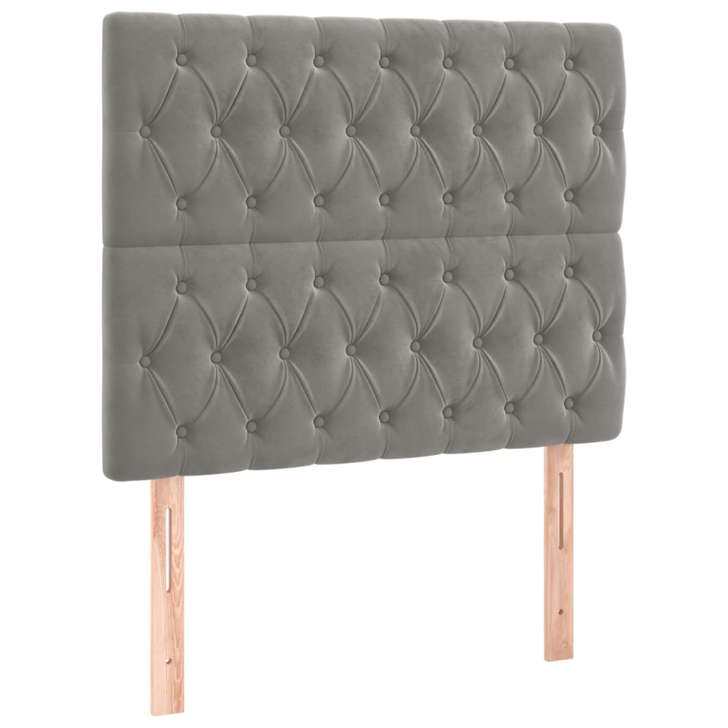 sengegavl med LED-lys 90x7x118/128 cm fløjl lysegrå
