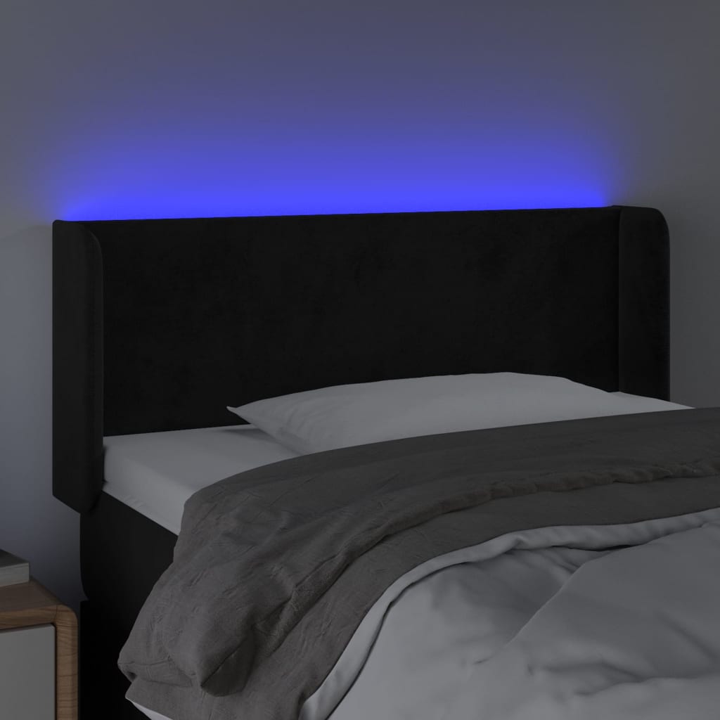sengegavl med LED-lys 83x16x78/88 cm fløjl sort