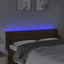 sengegavl med LED-lys 147x16x78/88 cm stof mørkebrun
