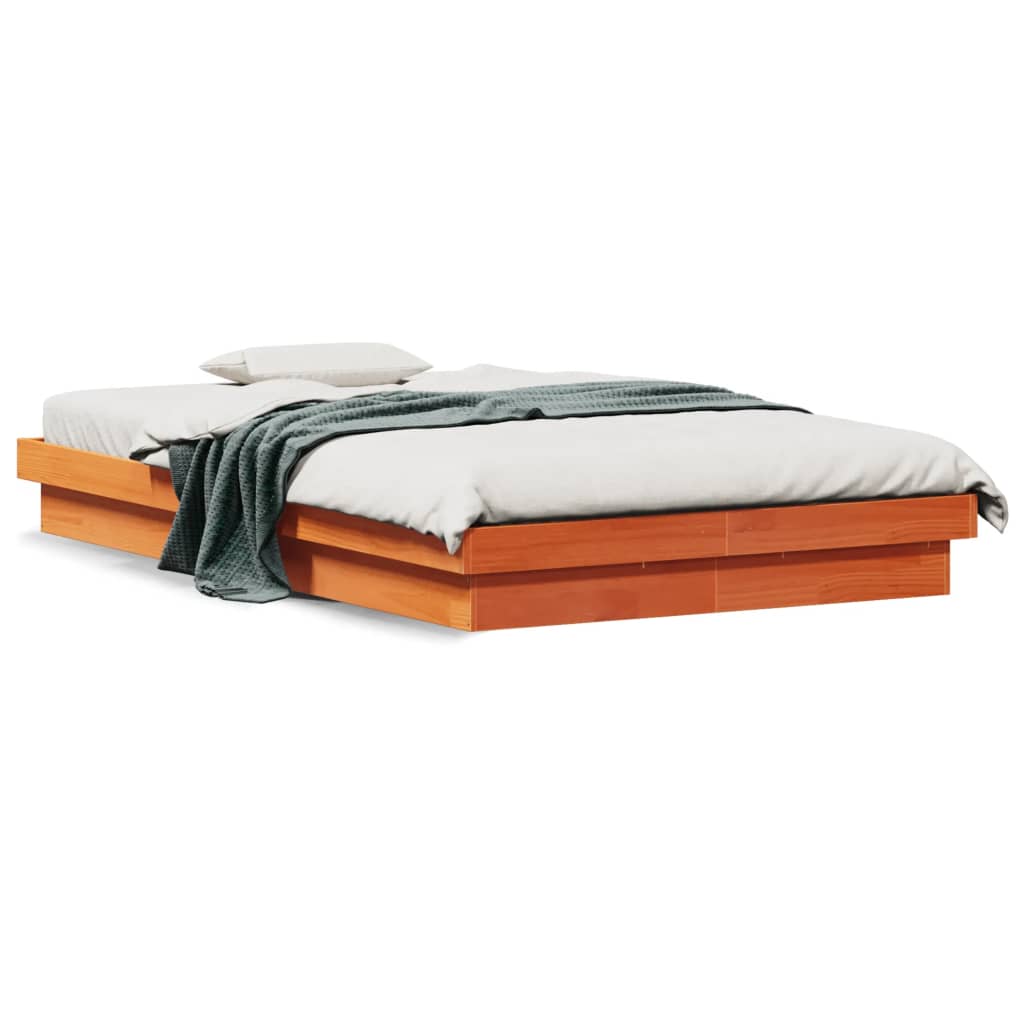 sengeramme med LED-lys 140x190 cm massivt fyrretræ gyldenbrun