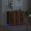 LED Sideboard Gammelt træ 90 x 32 x 75 cm Konstrueret træ