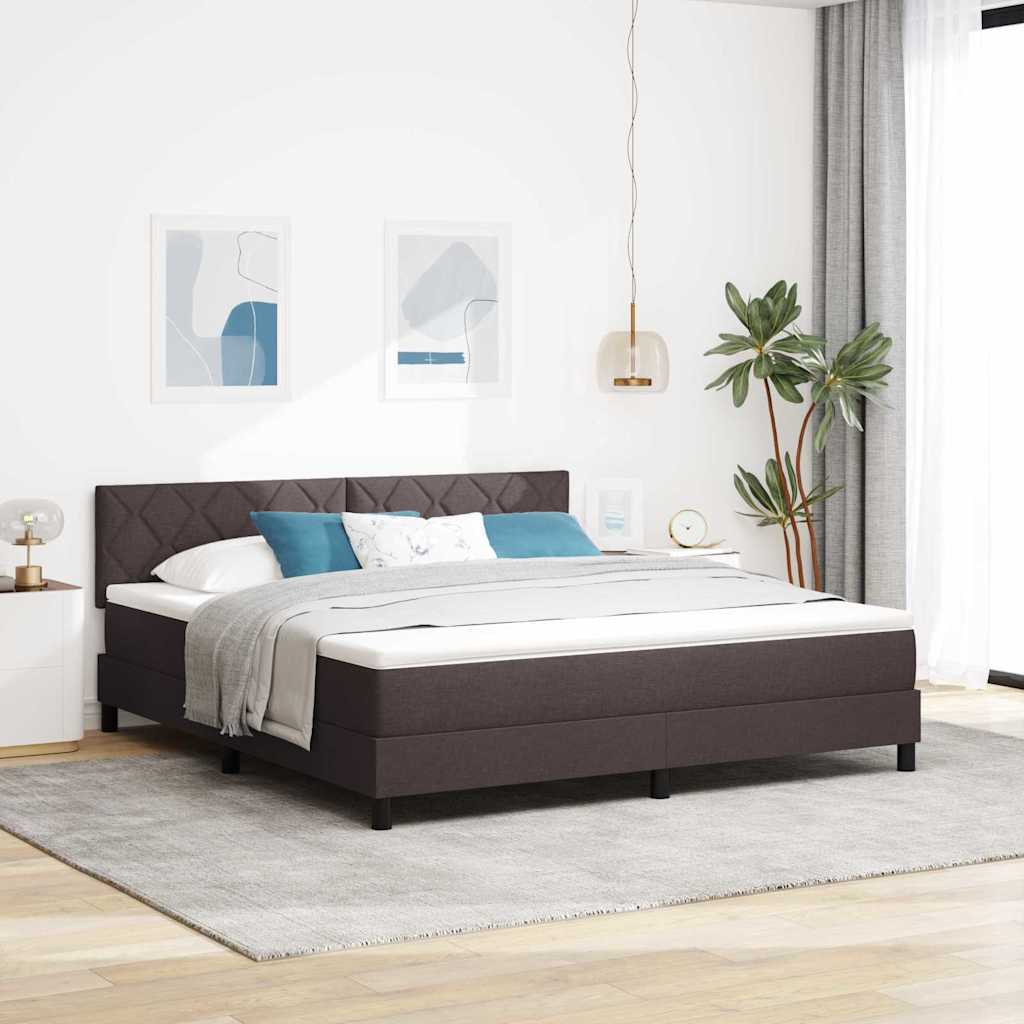 Box spring seng med LED-lysstrimler Mørk Brun 180 x 200 cm Stof