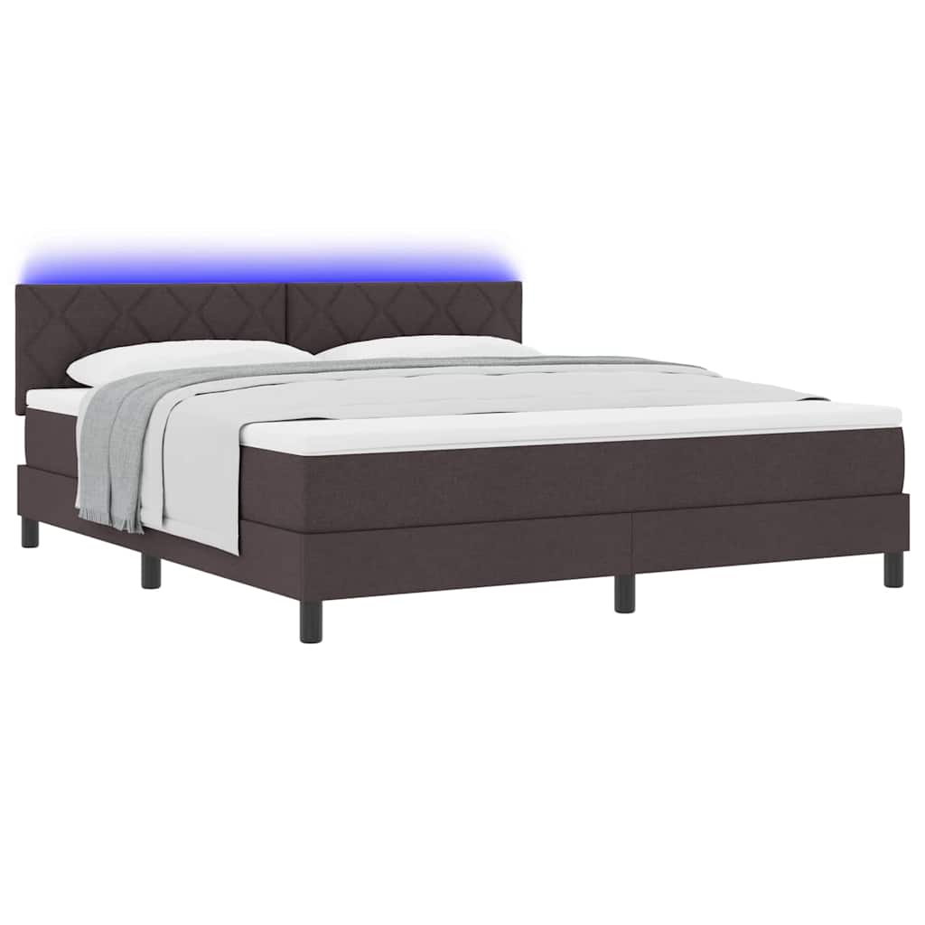 Box spring seng med LED-lysstrimler Mørk Brun 180 x 200 cm Stof
