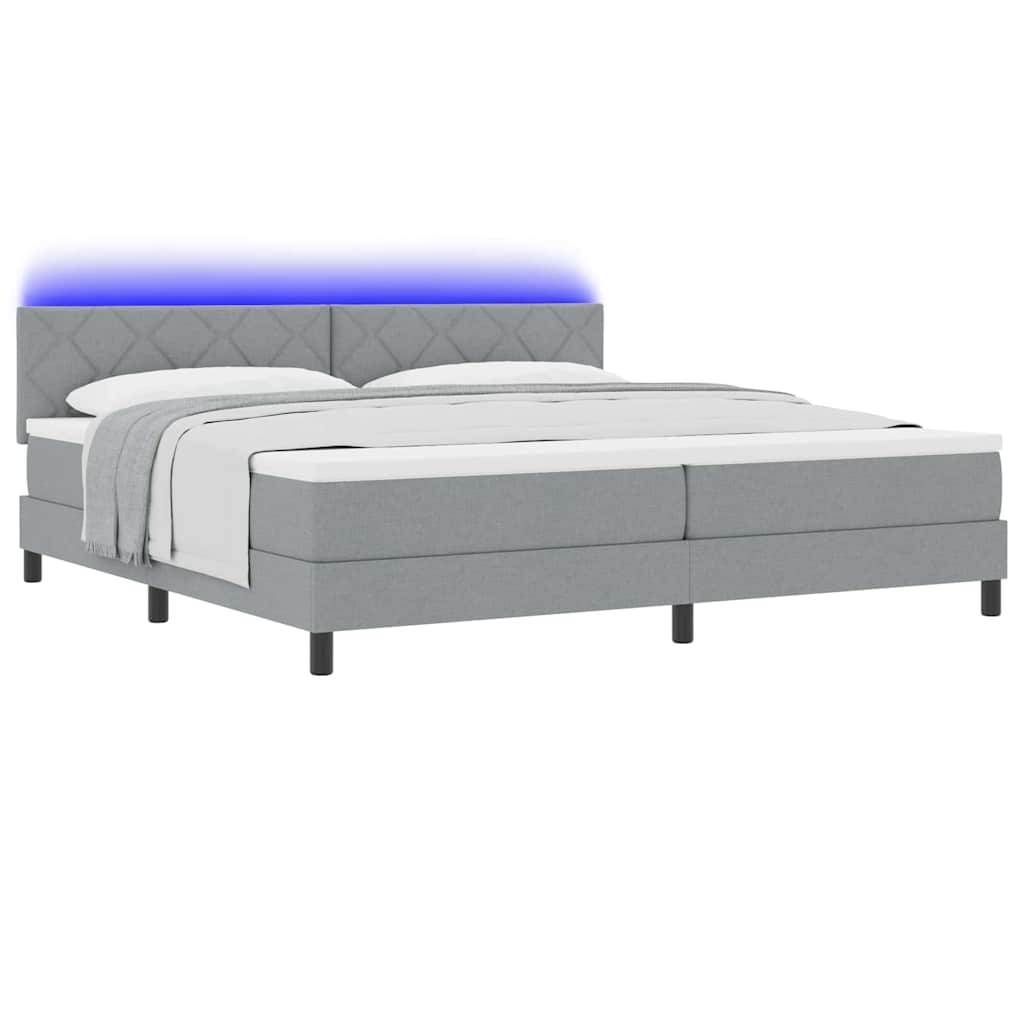 Box spring seng med LED-lysstrimler Lysegrå 200 x 200 cm Stof