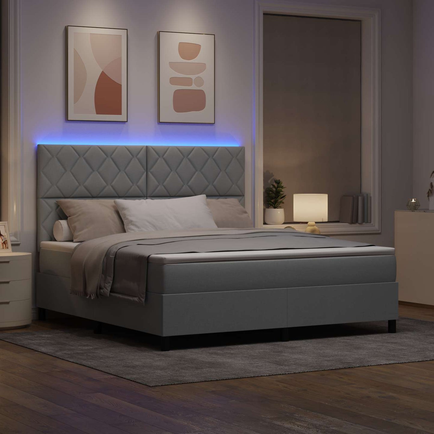 Box spring seng med LED-lysstrimler Lysegrå 180 x 200 cm Stof