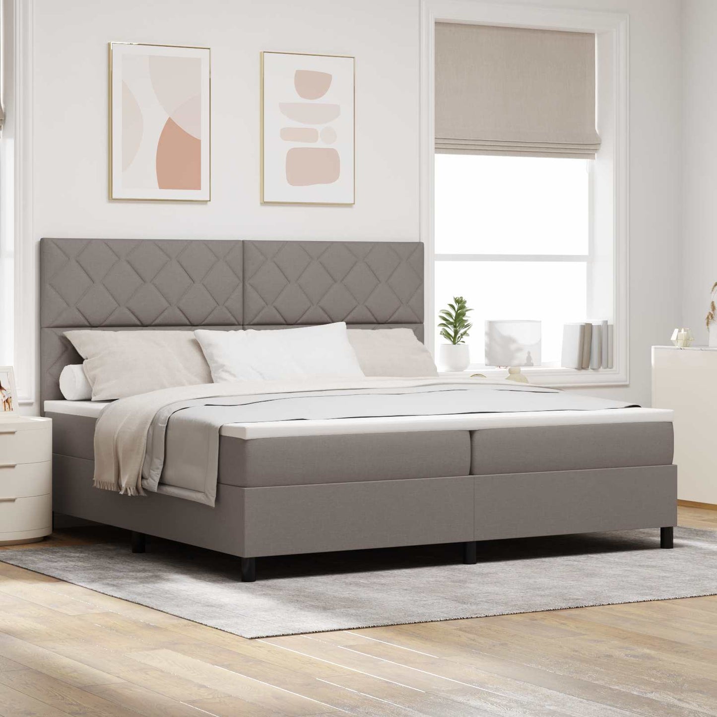 Box spring seng med LED-lysstrimler Gråbrun 200 x 200 cm Stof