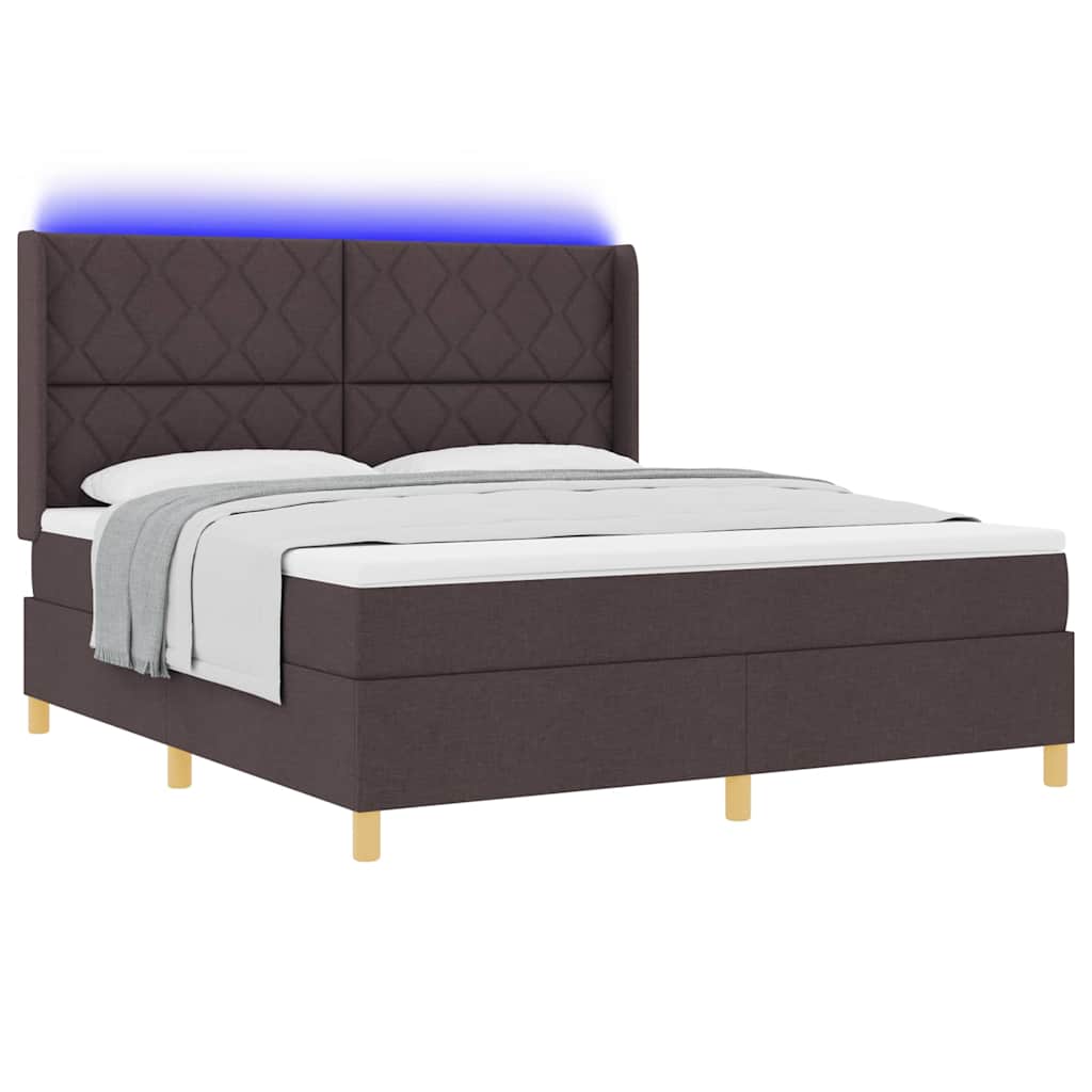 Box spring seng med LED-lysstrimler Brun 180 x 200 cm Stof