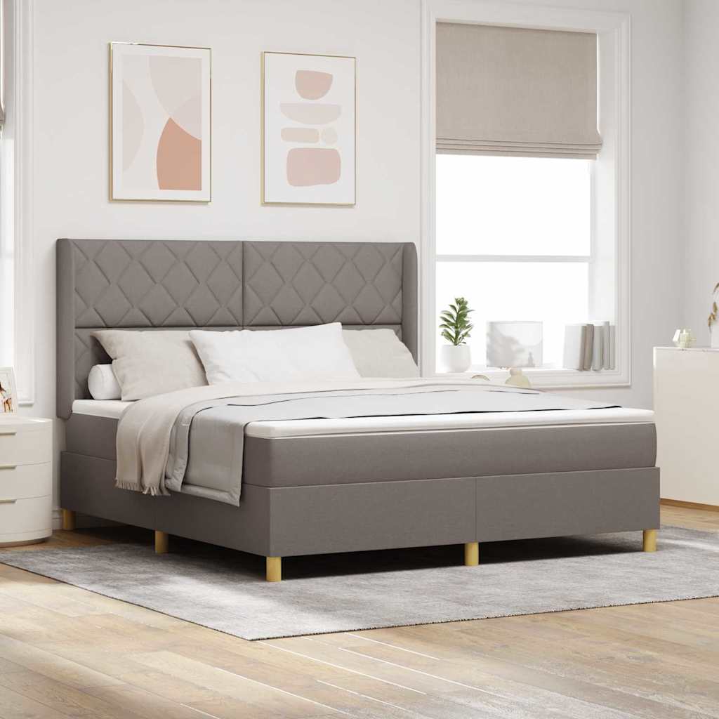 Box spring seng med LED-lysstrimler Gråbrun 180 x 200 cm Stof