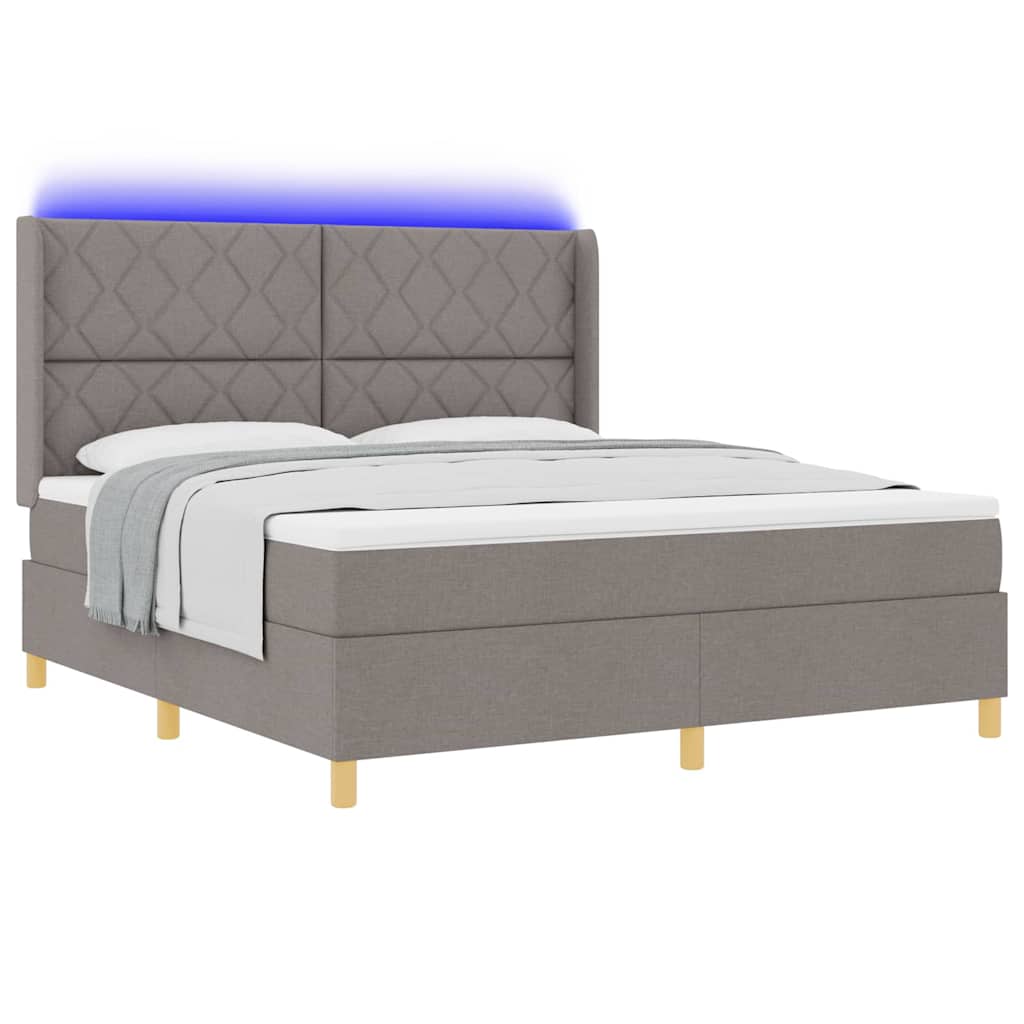 Box spring seng med LED-lysstrimler Gråbrun 180 x 200 cm Stof