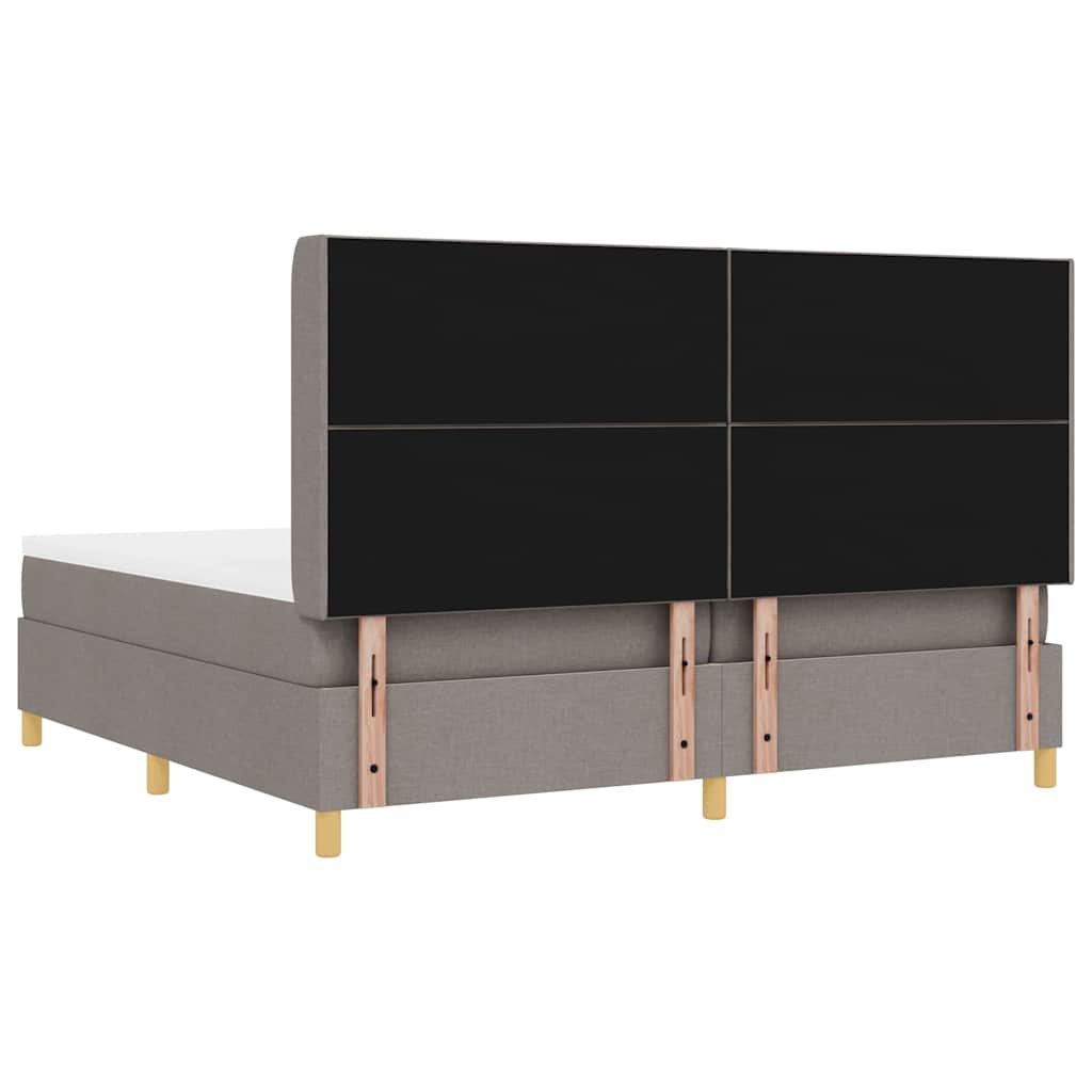 Box spring seng med LED-lysstrimler Gråbrun 200 x 200 cm Stof