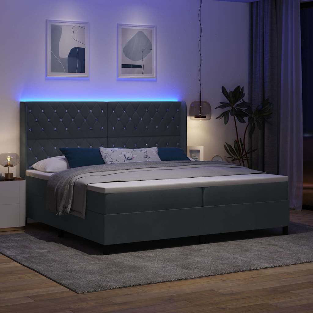 Box spring seng med madras med LED Mørkegrå 200 x 200 cm Fløjl