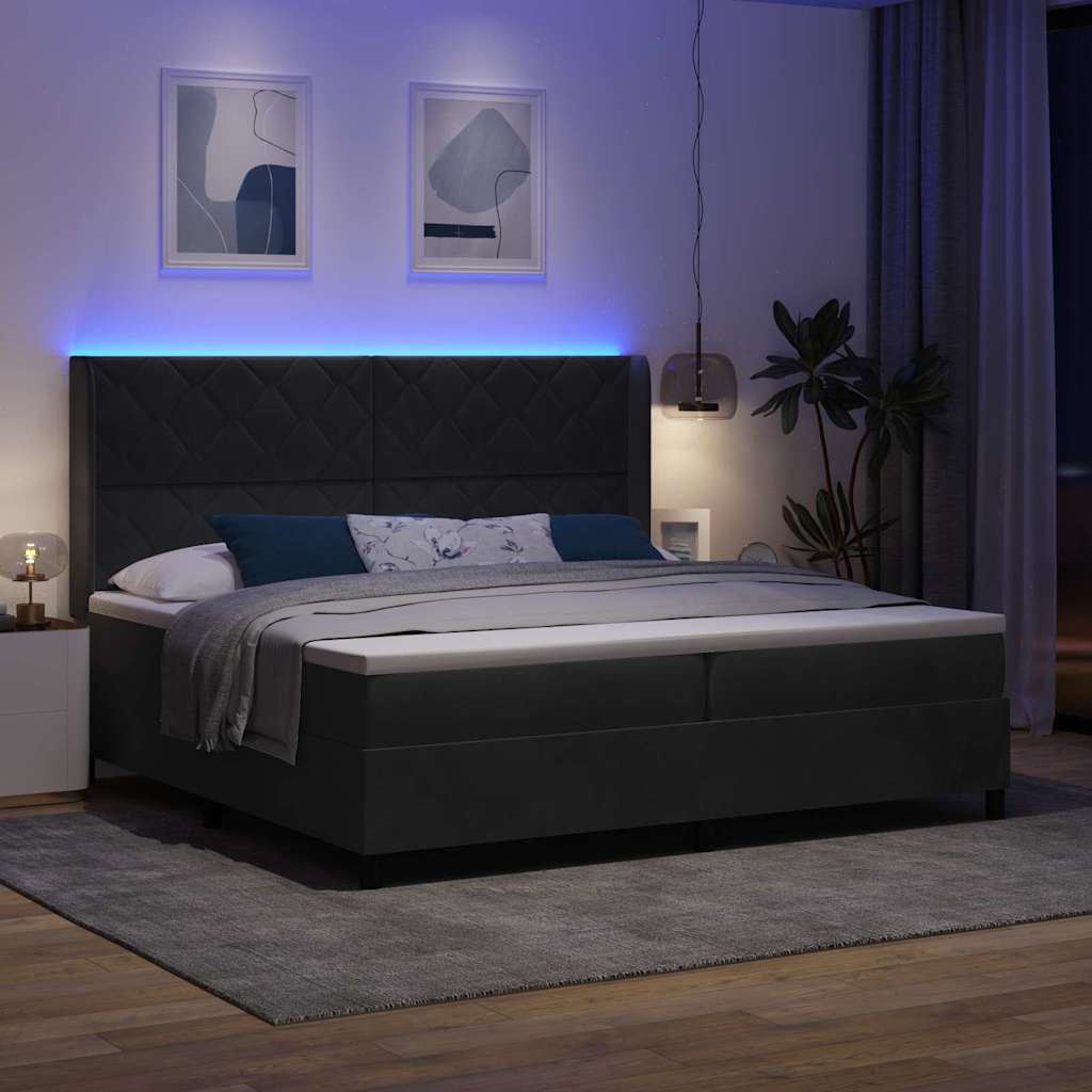 Box spring seng med LED-lysstrimler Sort 200 x 200 cm Fløjl
