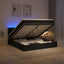 Ottoman seng med madras og LED Sort 140 x 200 cm Stof